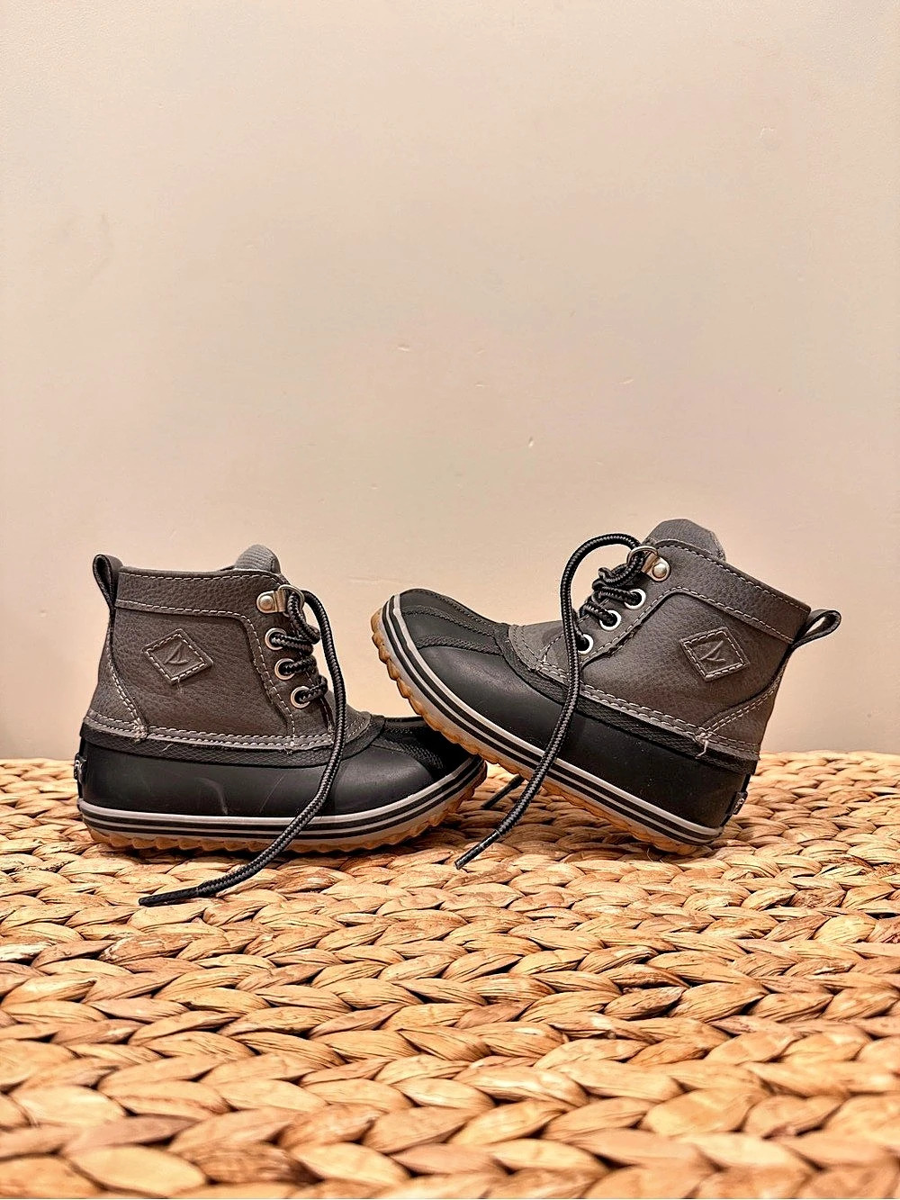 Sperry Kids Saltwater Duck Boot Boys US 7M Gray & Black Boots